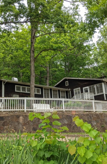 Exterior photograph of a Current River State Park building
