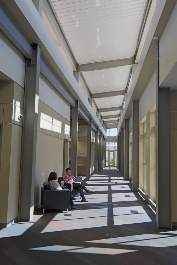 8M1A8165 corridor collaborate