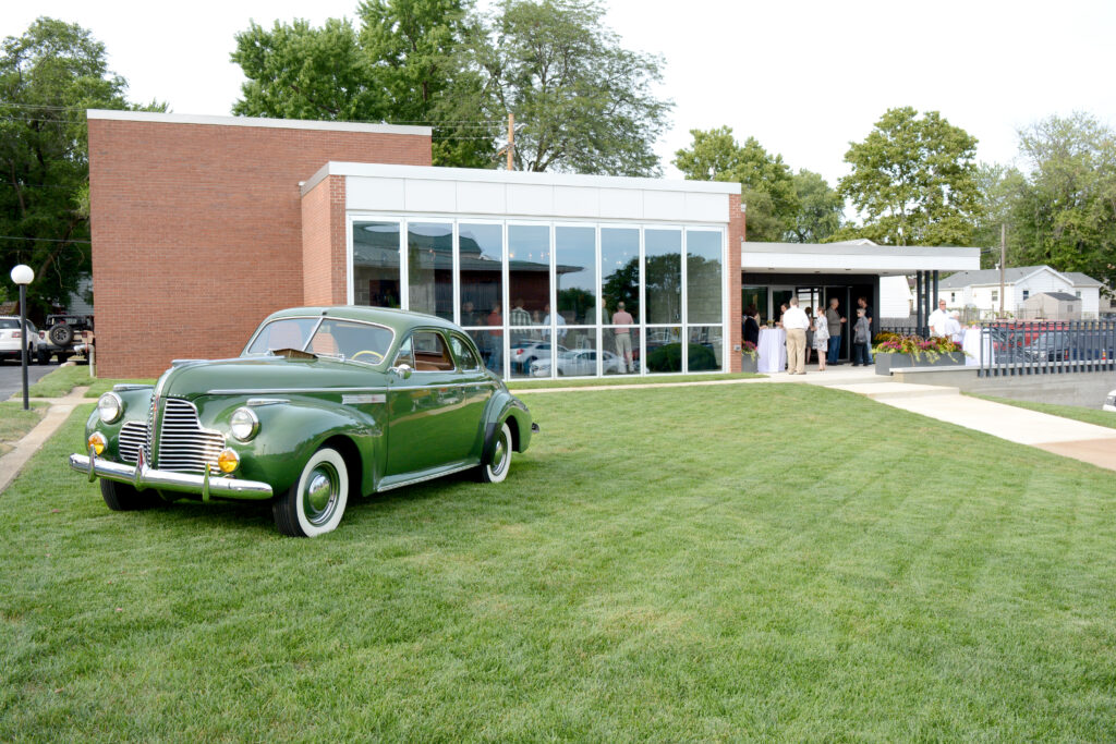 Former Library Turned into Performing Arts Center slide