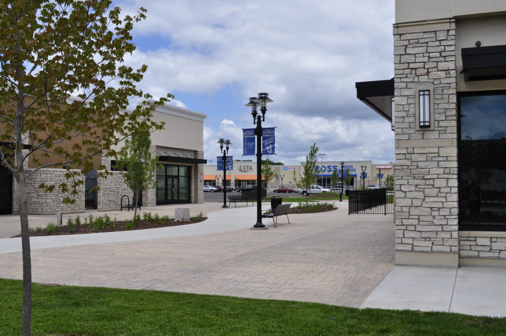 Vibrant Retail Hub Keys on New Urbanism slide