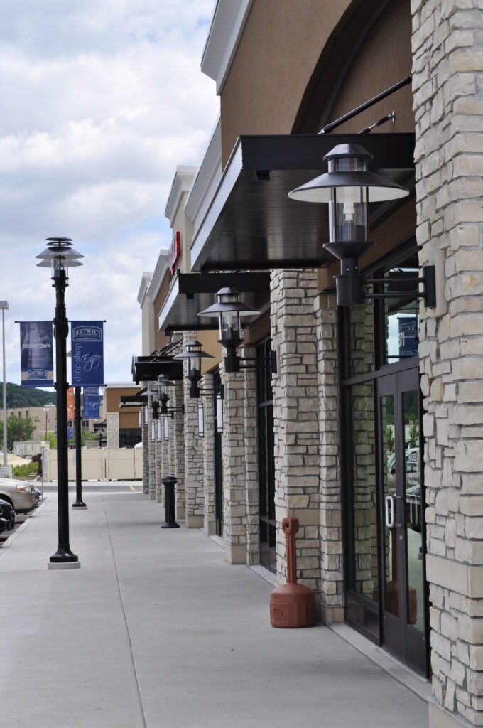 Vibrant Retail Hub Keys on New Urbanism slide